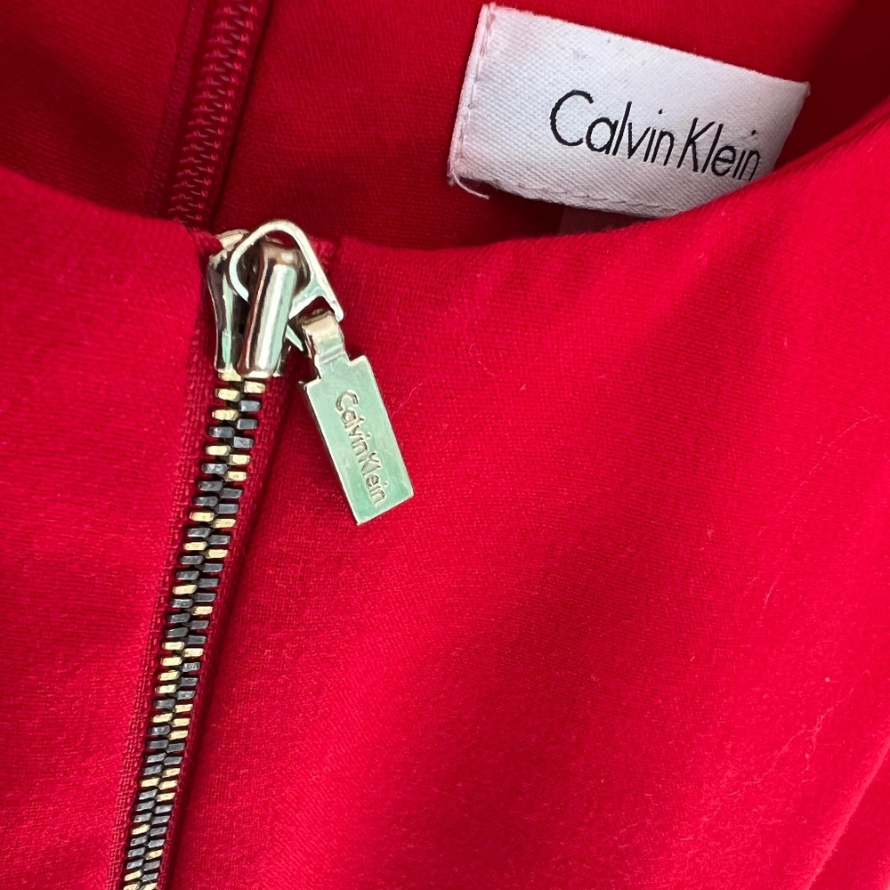 CALVIN KLEIN Red Sheath Dress w/2-Tone Zipper Accents / Sz M / NWOT